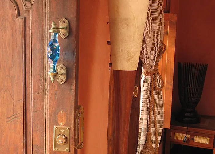 卡萨埃尔莫罗酒店 *